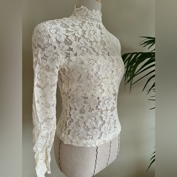 Kay Celine Cream White Lace Top | Size 2 - Picture 5 of 7